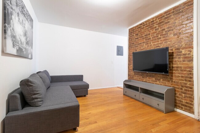 Building Photo - 1805 1st Ave