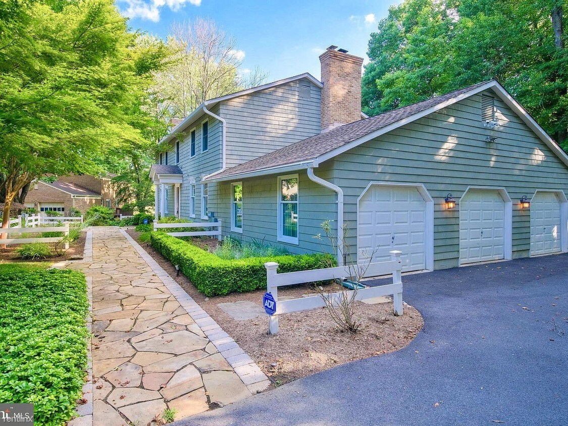 Primary Photo - 4 br, 3.5 bath House - 1580 Keswick Pl