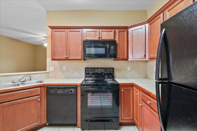 Foto del edificio - 43215 Creek Cir