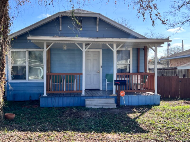 Foto principal - 319 W Kenedy Ave