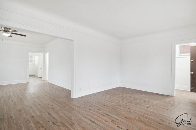 Building Photo - 2433/2435 Pasadena St. -  Missouri Residential Rentals LLC