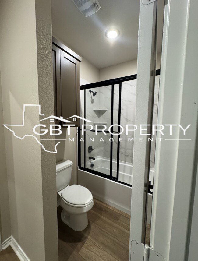 Foto del edificio - Brand New Apartments!!  2 Bedroom 2 Bath!