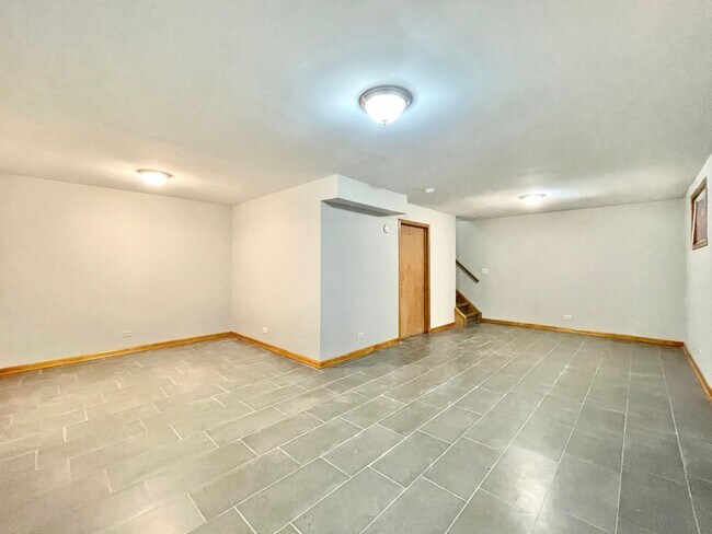 Foto del edificio - 3162 S Throop St