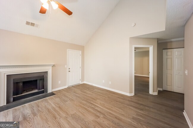 Foto del edificio - 5760 Sable Glen Rd