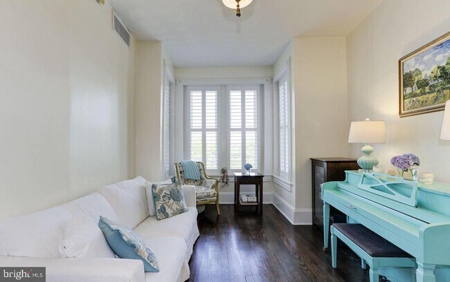 Foto del edificio - 1932 35th St NW