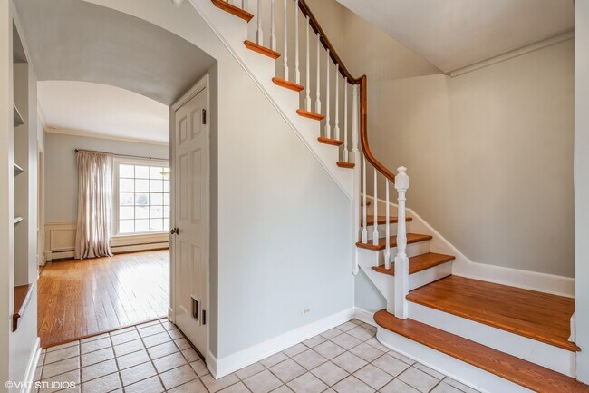 Building Photo - 341 S Prospect Ave