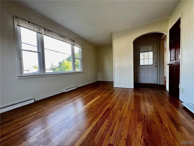 Foto del edificio - 714 Exchange Ave