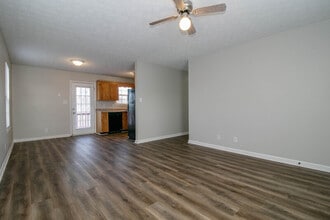Building Photo - 631 Artic Ave