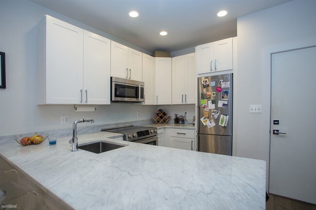 Foto del edificio - 1412 Chapin St NW