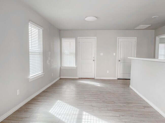 Foto del edificio - Savor the Sophistication of This Lovely 3-Bedroom!