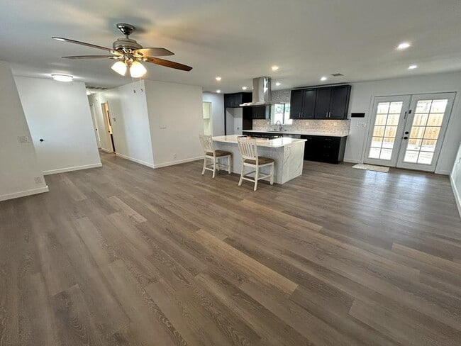 Foto del edificio - 16101 Ash St