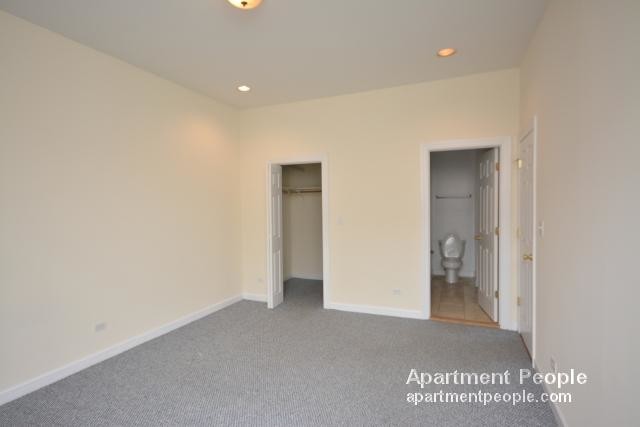 Foto del edificio - 1816 W Division St