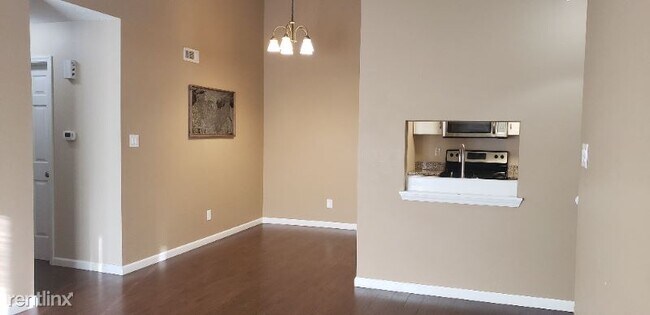 Foto del edificio - 6815 Cottage Grove Ln