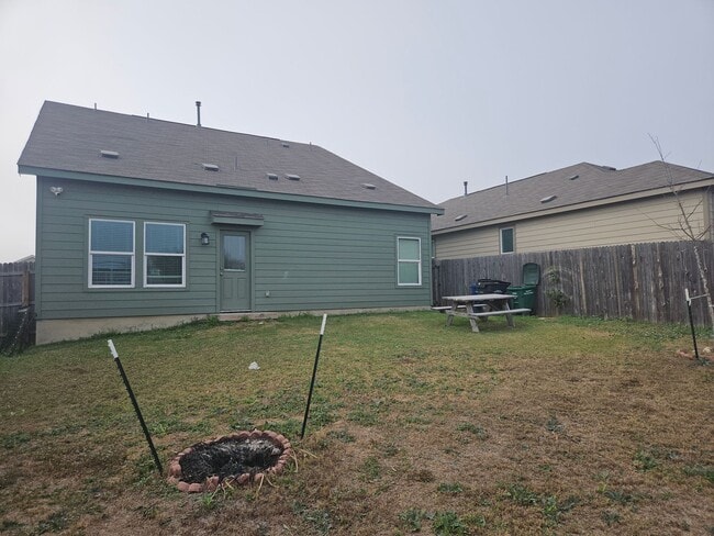 Building Photo - 4 Bedroom with 2 car garage