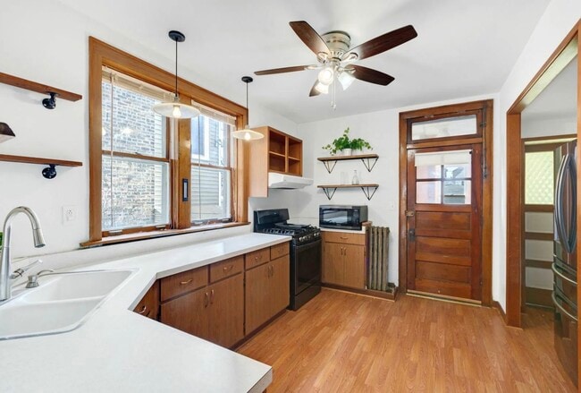 Foto del edificio - 3730 N Richmond St