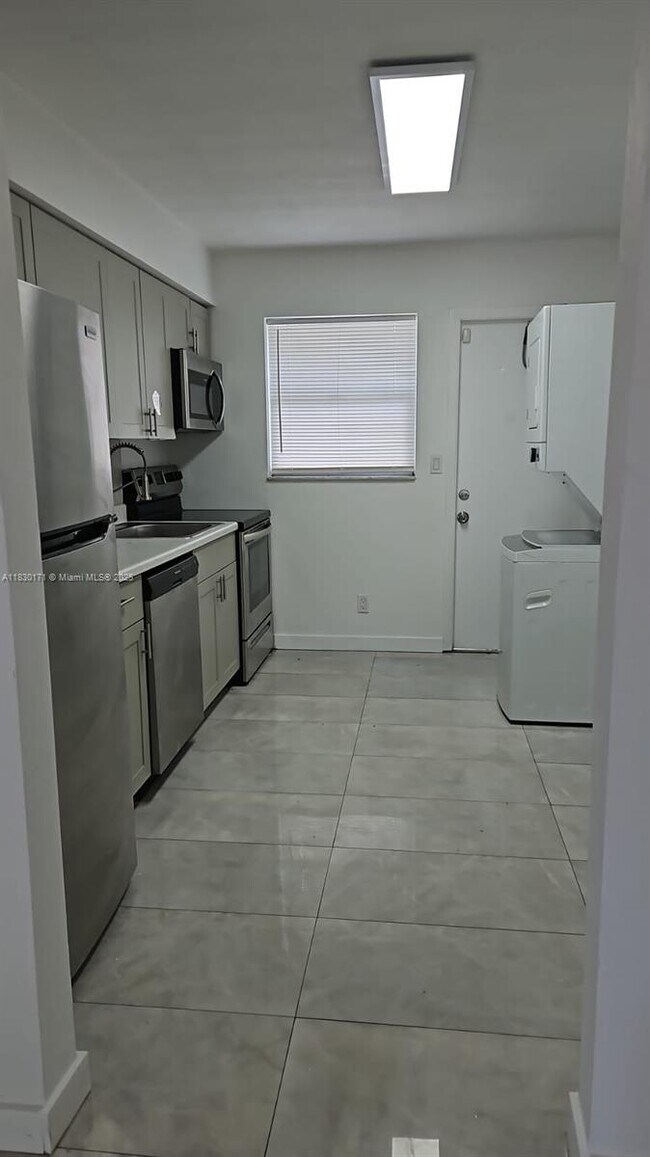 Foto del edificio - 1051 NW 27th Ave