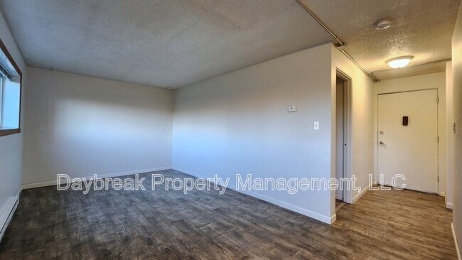 Foto del edificio - 32 10th Ave N