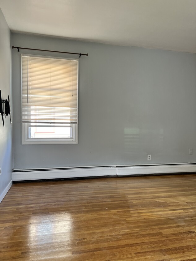 Bedroom 1 - 14 Village Plz