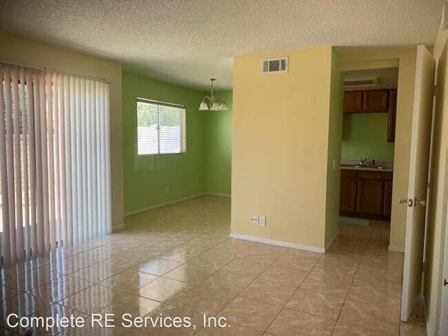 Building Photo - 3 br, 2.5 bath House - 1177 E. 9th St.