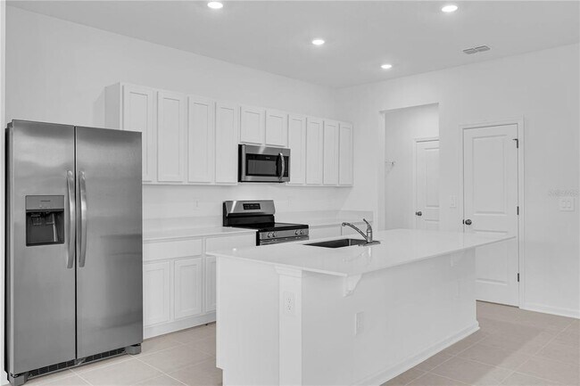 Building Photo - 2995 Maloof Dr
