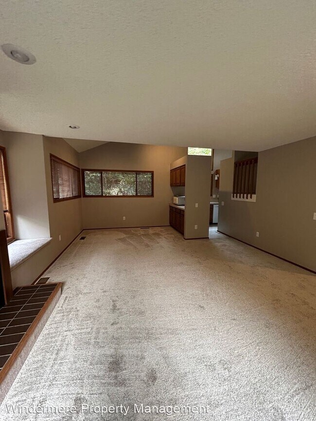Foto del edificio - 2 br, 2.5 bath House - 2196 E. Birch St