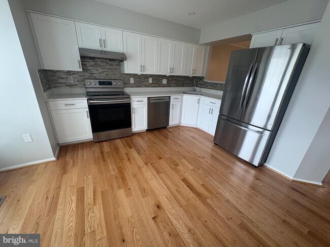 Foto del edificio - 7779 Chatfield Ln