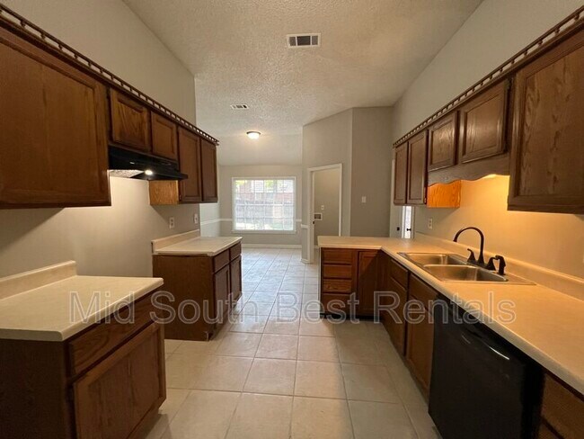 Building Photo - 4034 Country Birch Cove