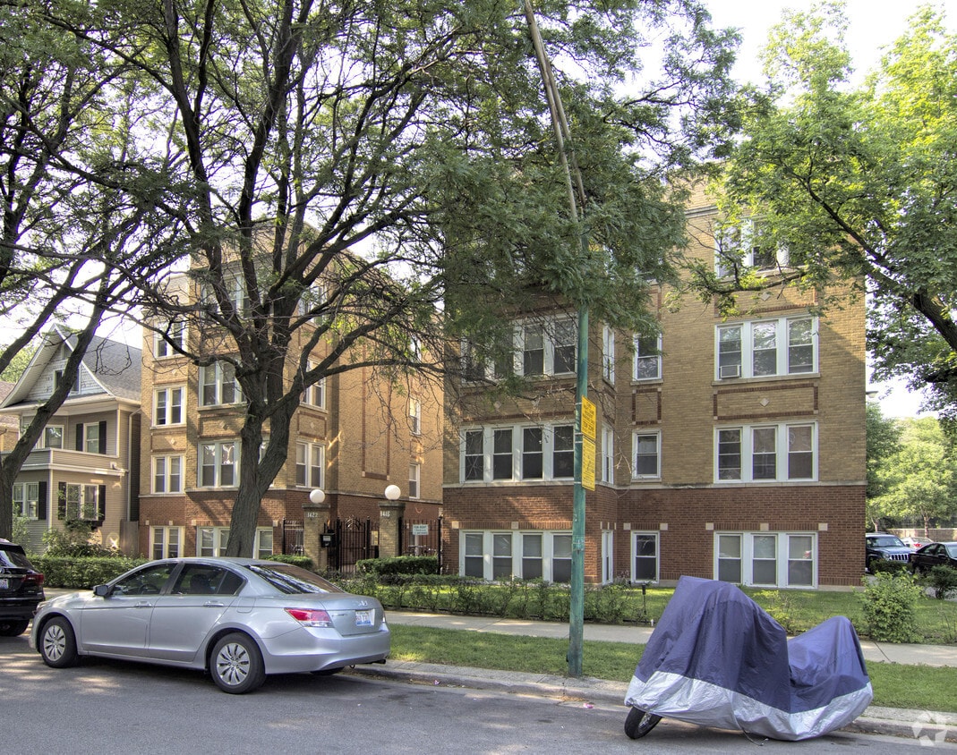 Primary Photo - 1416-1422 West Hutchinson Street