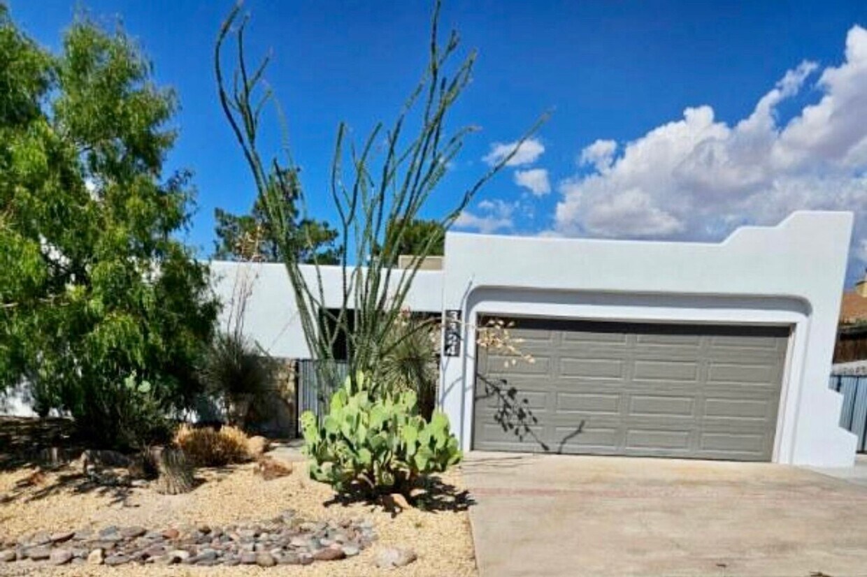 Primary Photo - 3324 Solarridge St