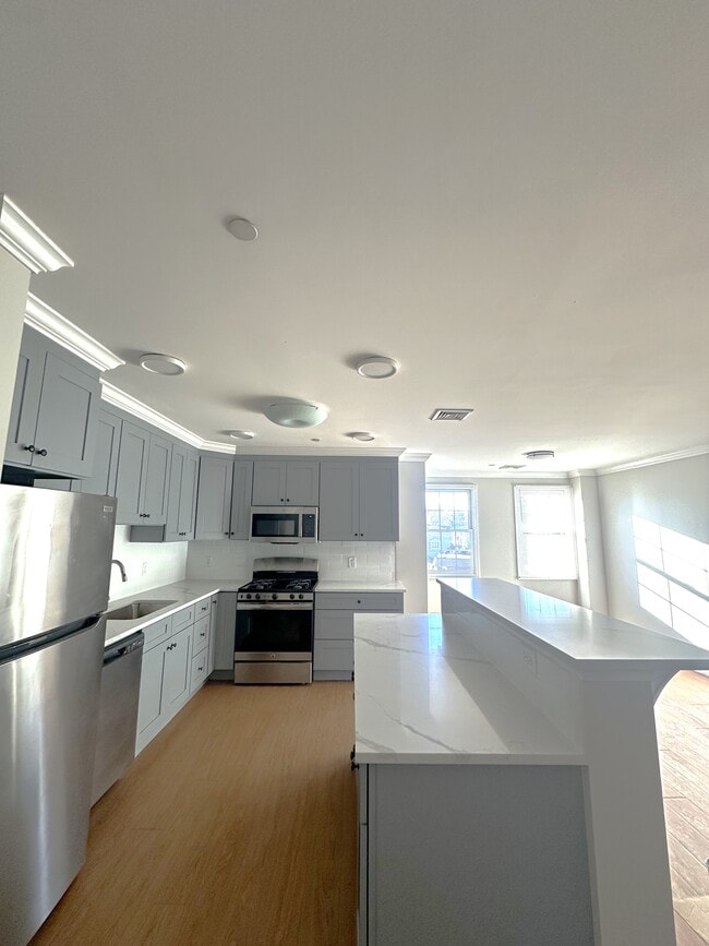 Building Photo - Belden Square