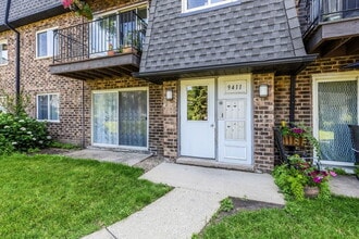 Building Photo - 9411 Bay Colony Dr