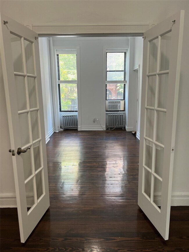 Foto del edificio - 410 E 117th St