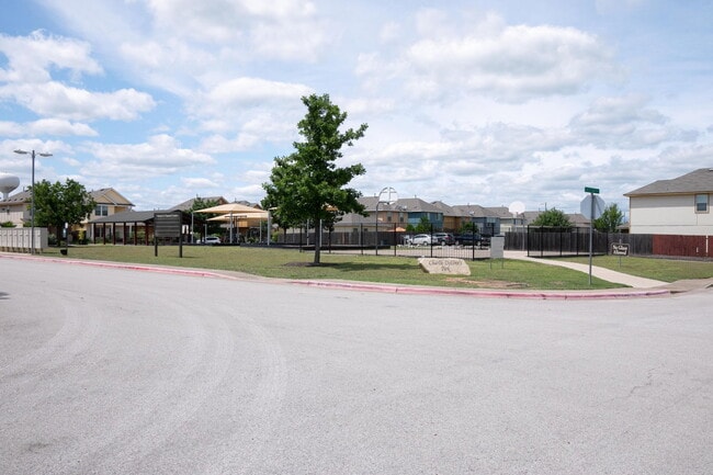 Foto del edificio - 4528 Credo Lane