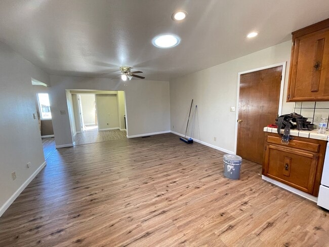 Building Photo - 3 bed / 2 ba house - S. Yuba City