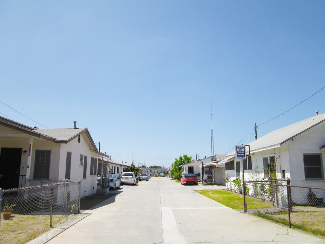 5200 Live Oak St, Cudahy, CA 90201 Apartments in Cudahy, CA