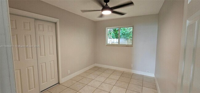 Foto del edificio - 818 SW 4th St