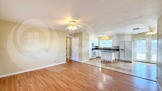 Building Photo - 1233 W 9th St