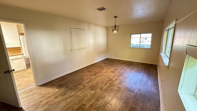 Foto del edificio - Cute 4 Bedroom Home!