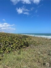 Building Photo - 4250 N Hwy A1A