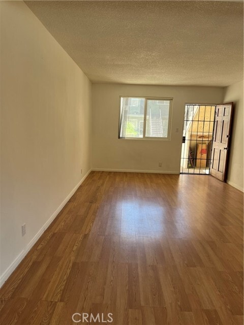 Building Photo - 4936 Hazeltine Ave