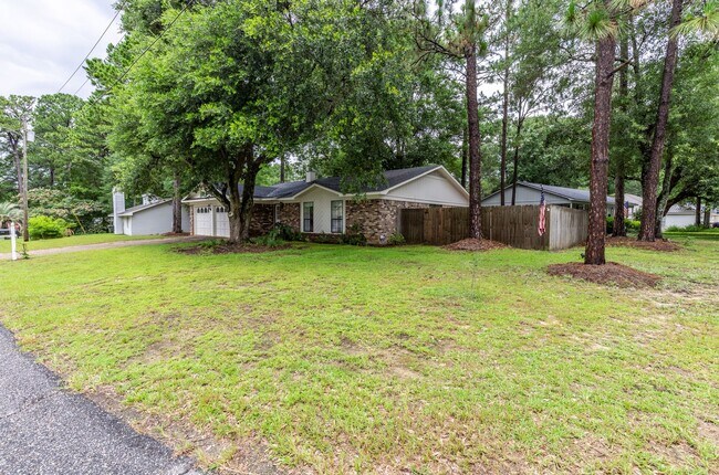 Foto del edificio - Coming Soon – Home in Lake Forest! | 100 S...