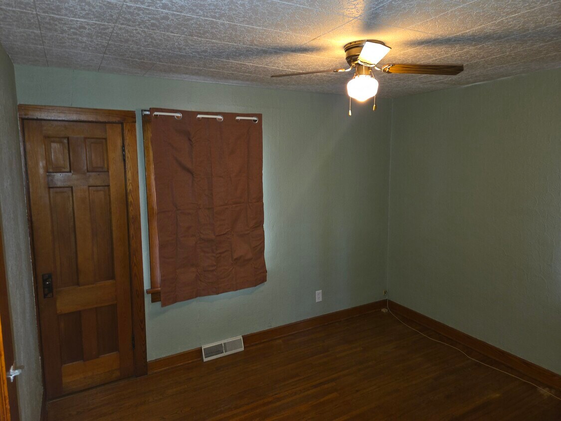 Foto del edificio - 300 N Hickory St