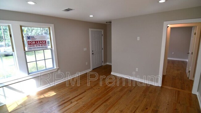 Foto del edificio - 4706 Mohican St