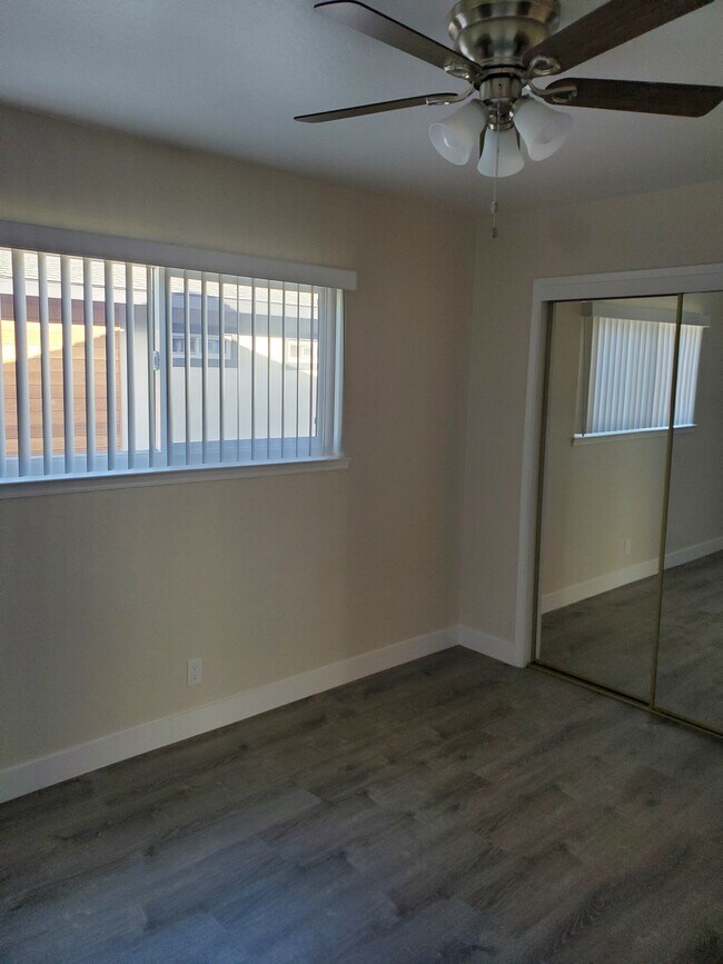 Building Photo - 3528 Agate Dr