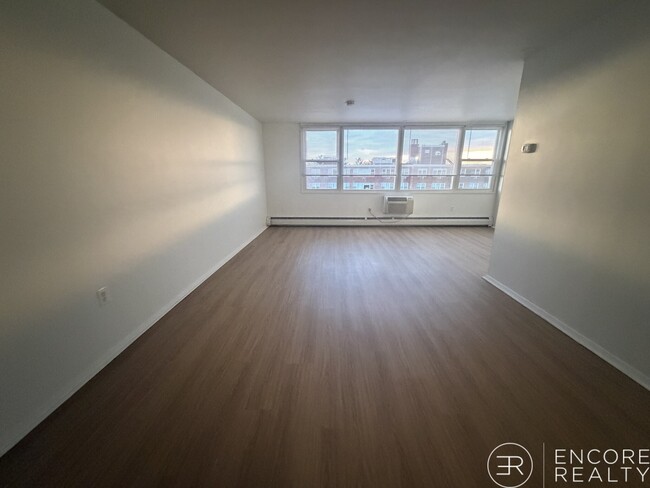 Building Photo - 205 Walden St