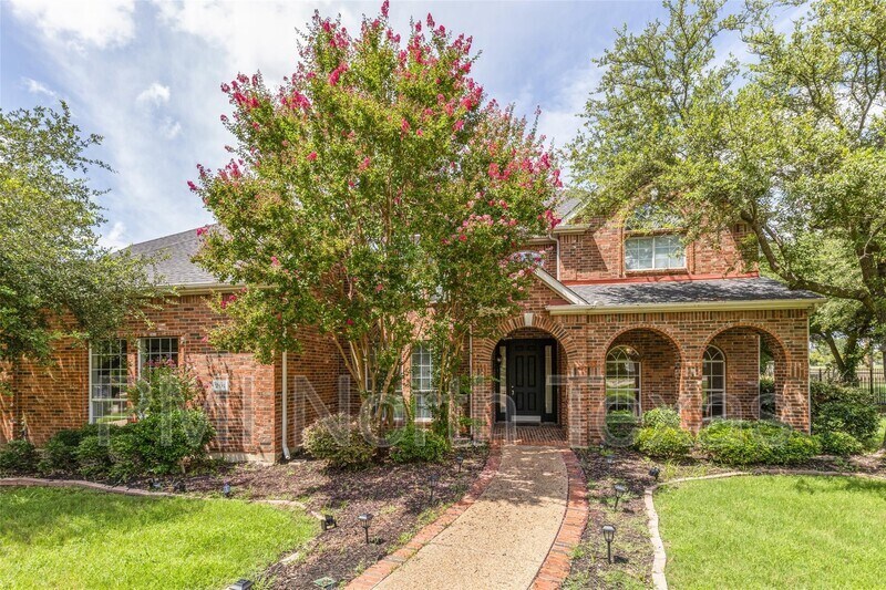 Foto principal - 201 Stanford Ct