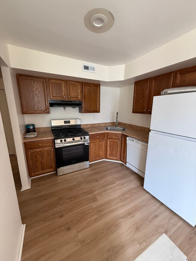 kitchen - 60 Sandra Rd