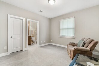 Building Photo - 139 Gildwood Pl