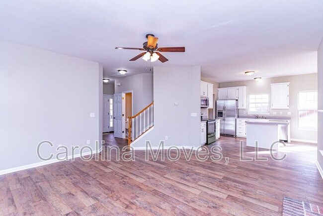 Foto del edificio - 211 Windsong Dr