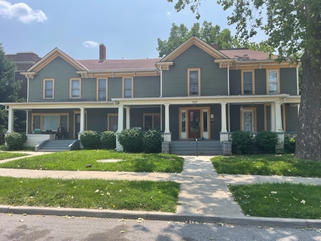 Primary Photo - 517 W Maple Ave